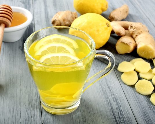 Tangawizi wongeyeho indimu ni icyayi cyiza kivura kikanarinda Icyayi cya tangawizi n'indimu